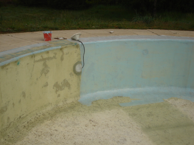 Rénovation revêtement piscine polyester